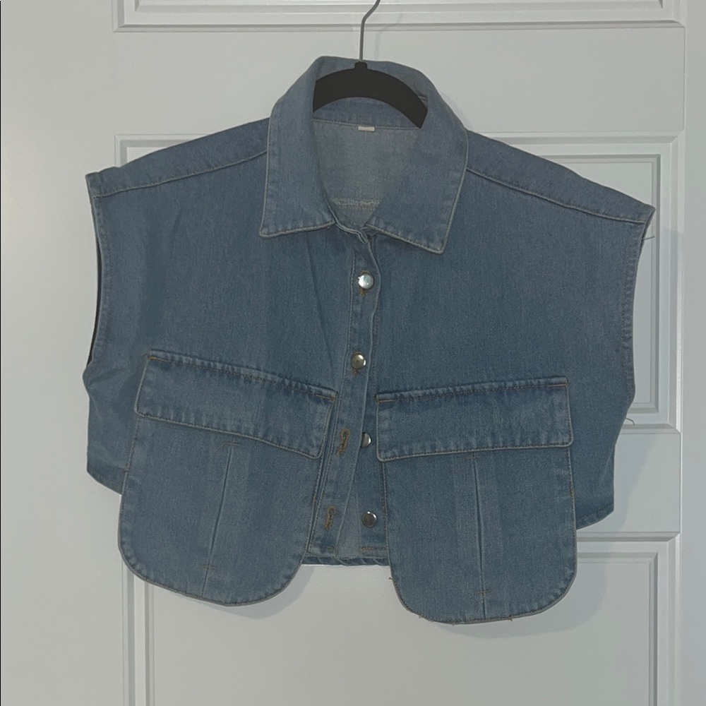 Denim Cropped Vest - Picture 2 of 3